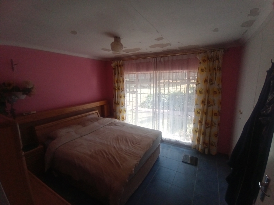 3 Bedroom Property for Sale in Mulbarton Gauteng