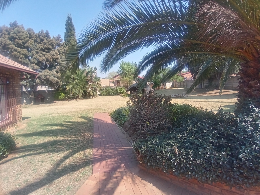 3 Bedroom Property for Sale in Mulbarton Gauteng