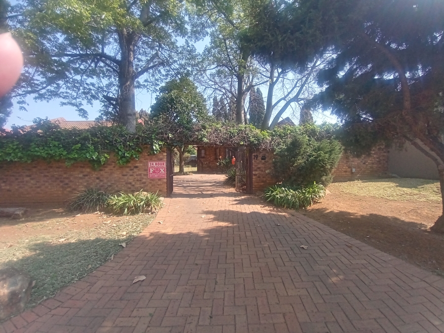 3 Bedroom Property for Sale in Mulbarton Gauteng
