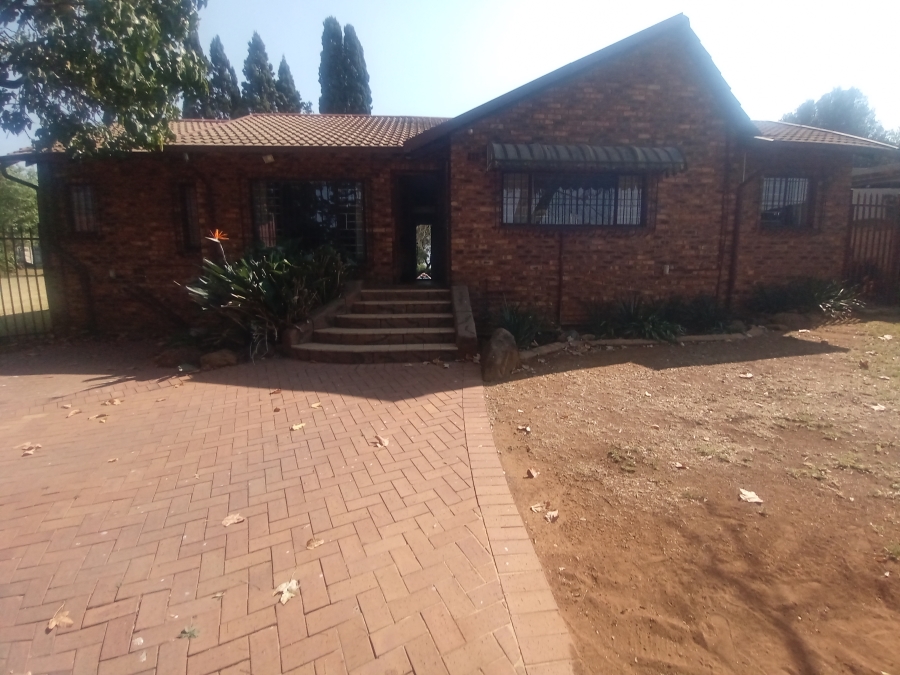 3 Bedroom Property for Sale in Mulbarton Gauteng