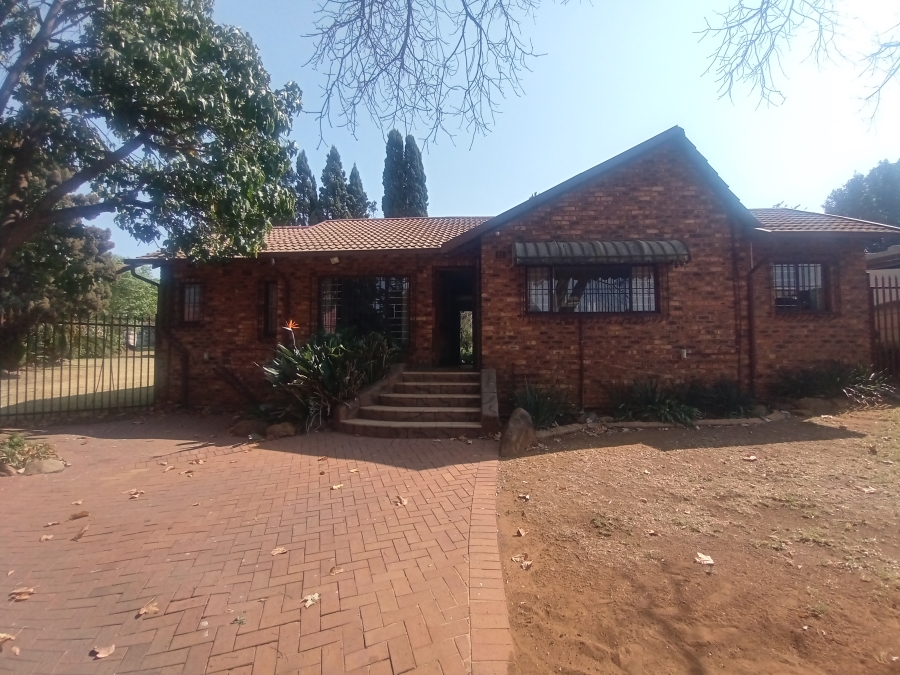 3 Bedroom Property for Sale in Mulbarton Gauteng