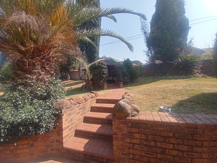 3 Bedroom Property for Sale in Mulbarton Gauteng