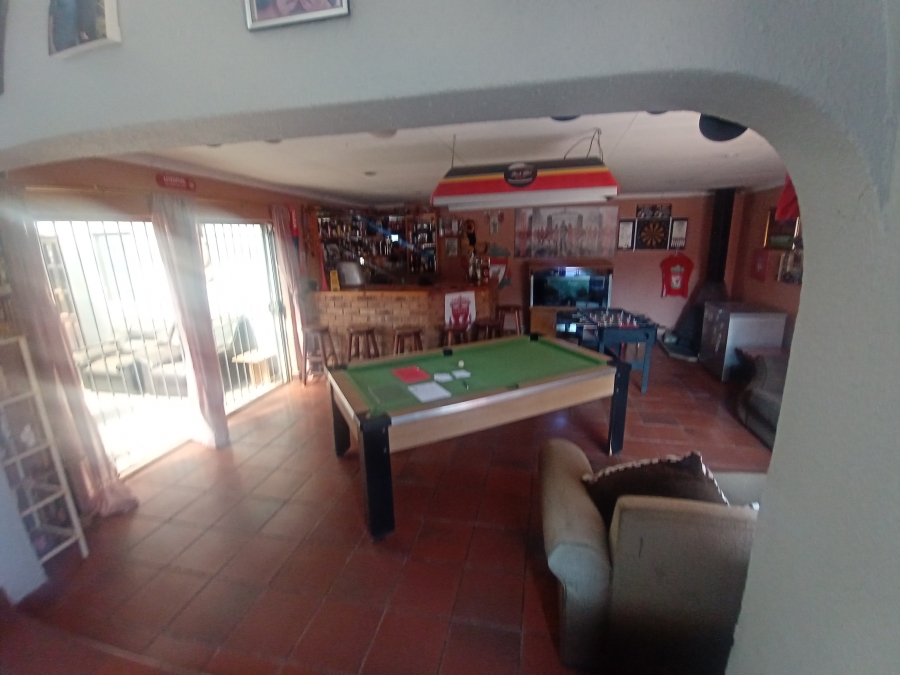4 Bedroom Property for Sale in Suideroord Gauteng