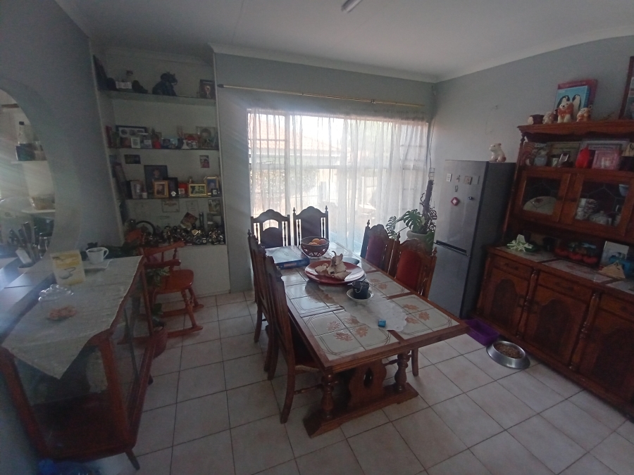 4 Bedroom Property for Sale in Suideroord Gauteng