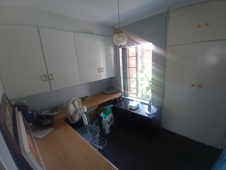 4 Bedroom Property for Sale in Suideroord Gauteng