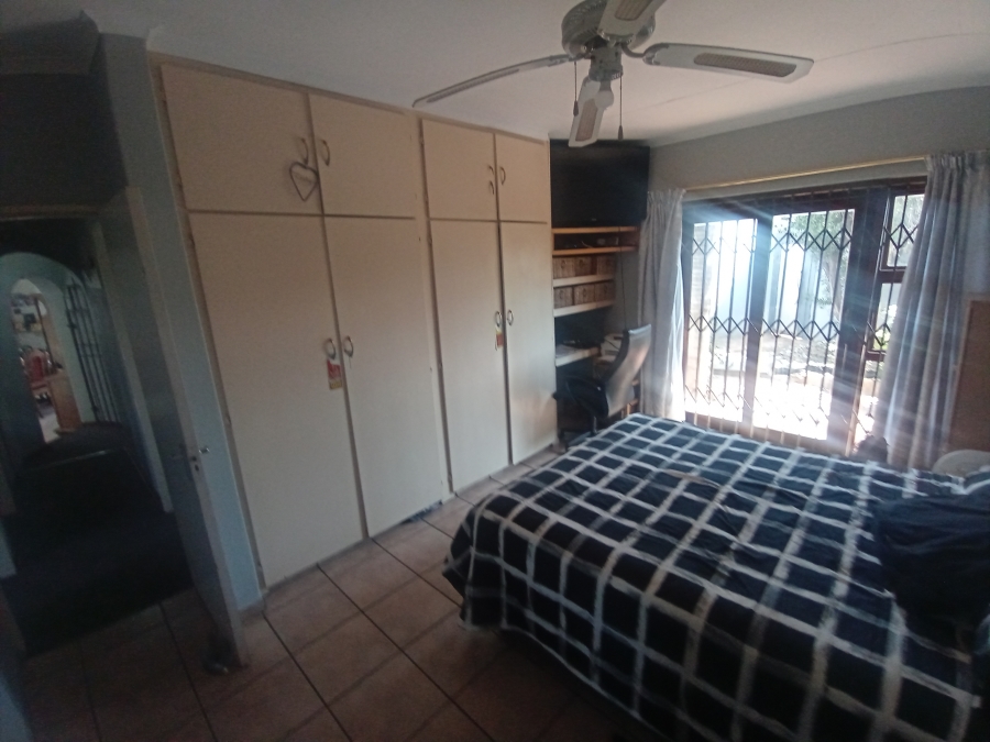 4 Bedroom Property for Sale in Suideroord Gauteng