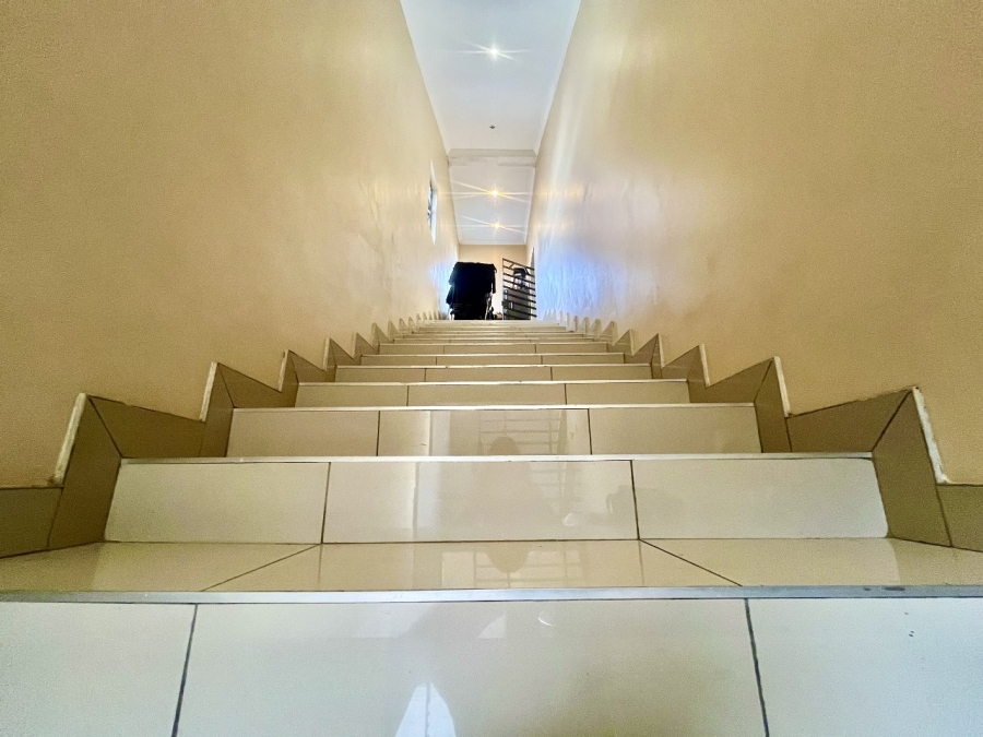 5 Bedroom Property for Sale in Winchester Hills Gauteng