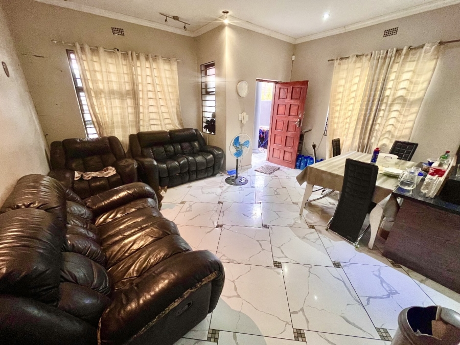 5 Bedroom Property for Sale in Winchester Hills Gauteng