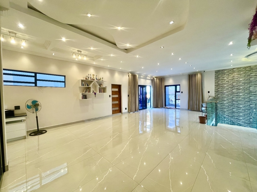 5 Bedroom Property for Sale in Winchester Hills Gauteng