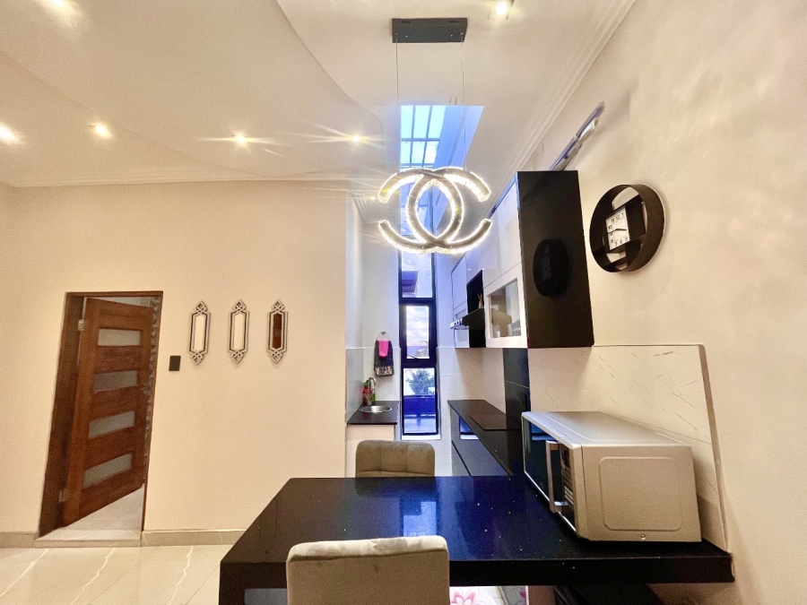 5 Bedroom Property for Sale in Winchester Hills Gauteng