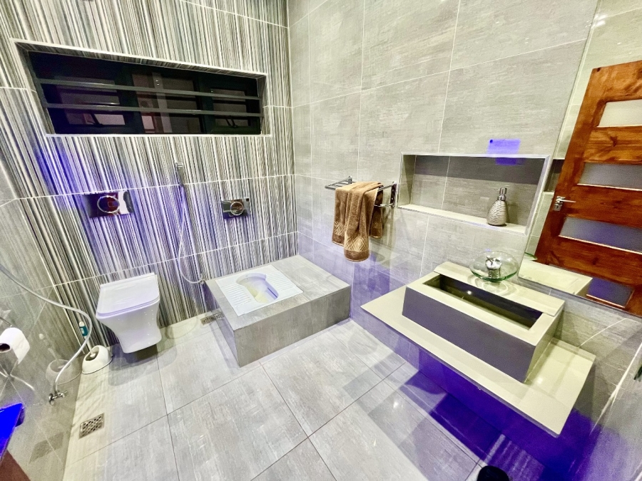 5 Bedroom Property for Sale in Winchester Hills Gauteng