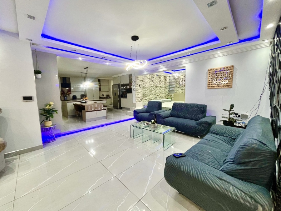 5 Bedroom Property for Sale in Winchester Hills Gauteng