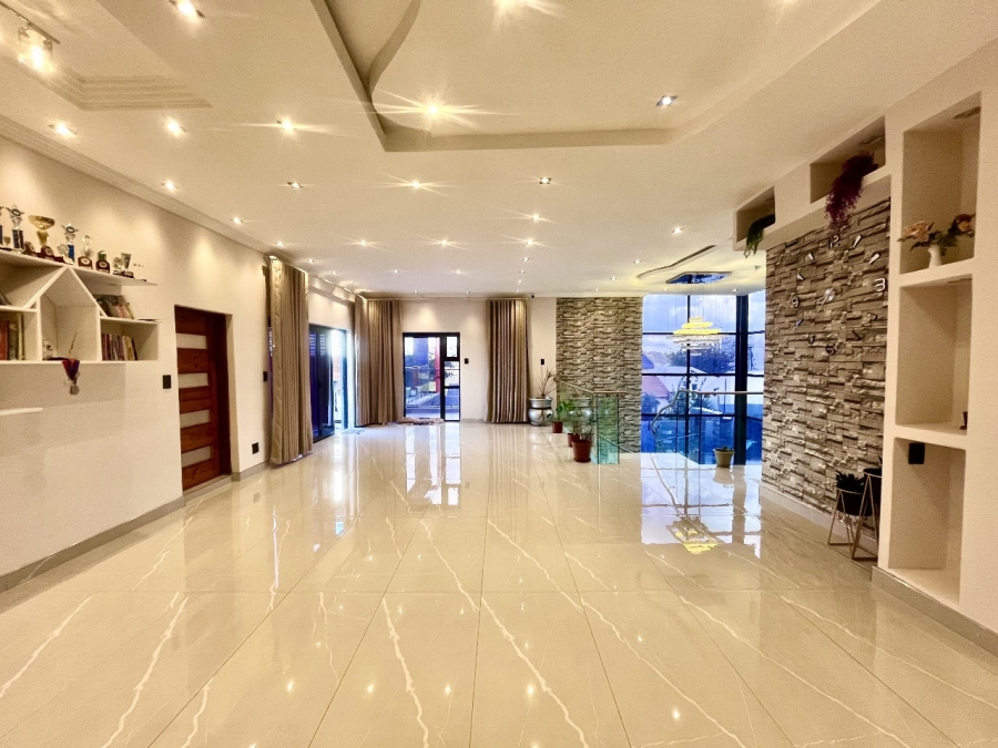 5 Bedroom Property for Sale in Winchester Hills Gauteng