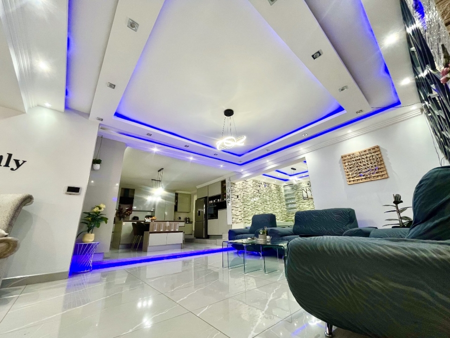 5 Bedroom Property for Sale in Winchester Hills Gauteng