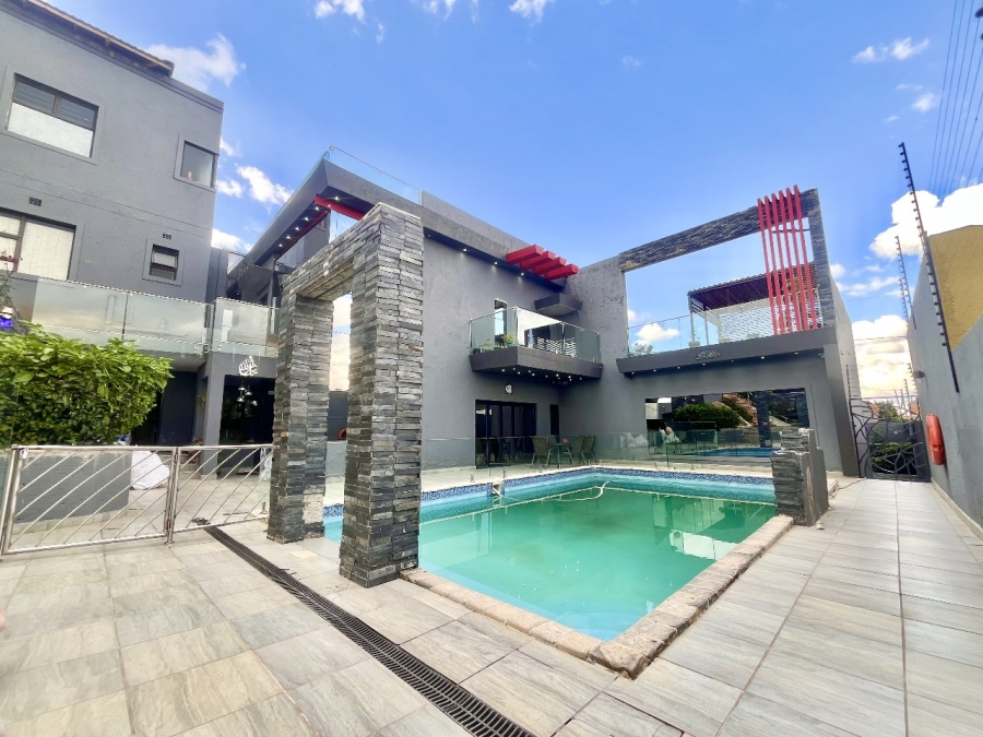 5 Bedroom Property for Sale in Winchester Hills Gauteng