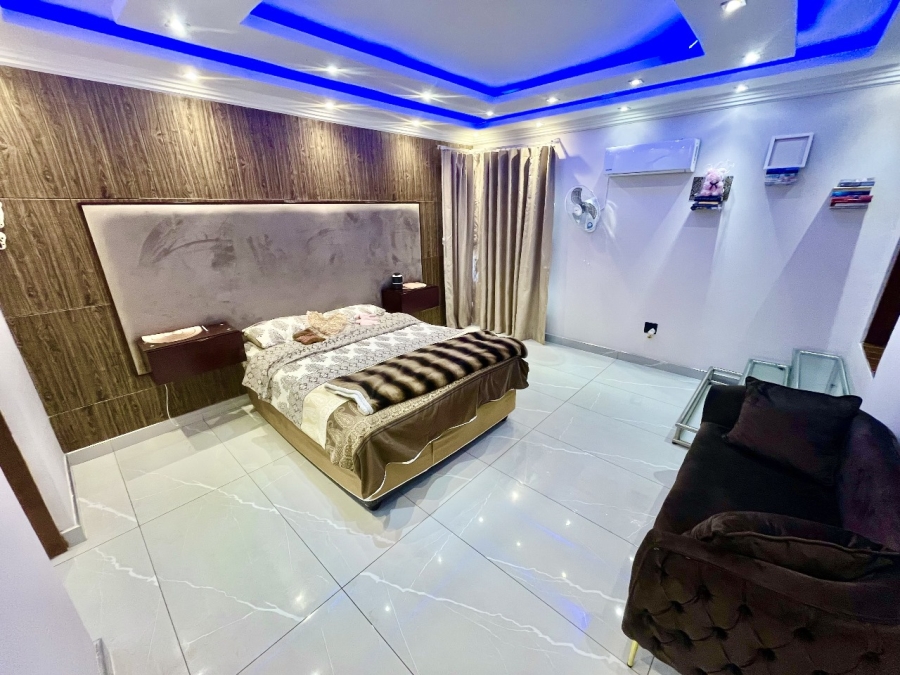 5 Bedroom Property for Sale in Winchester Hills Gauteng