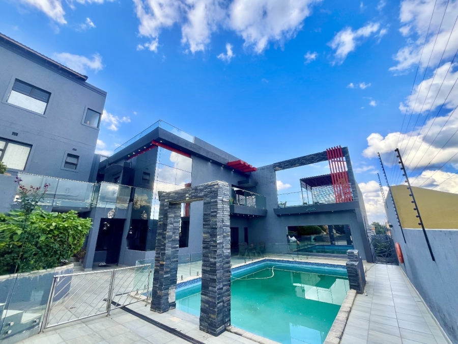 5 Bedroom Property for Sale in Winchester Hills Gauteng