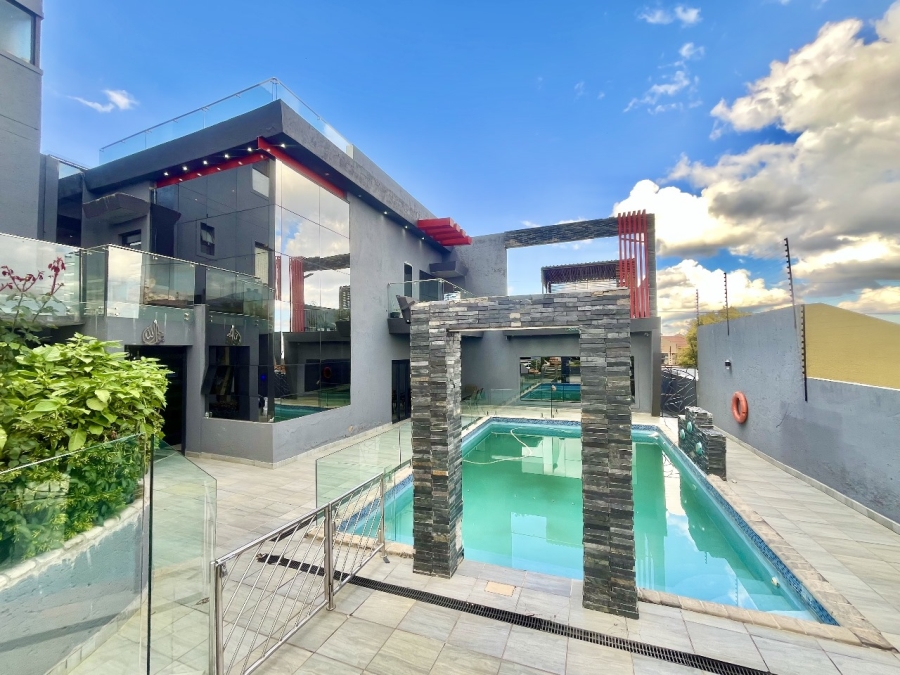 5 Bedroom Property for Sale in Winchester Hills Gauteng