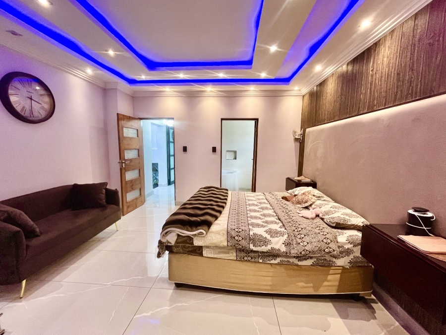 5 Bedroom Property for Sale in Winchester Hills Gauteng