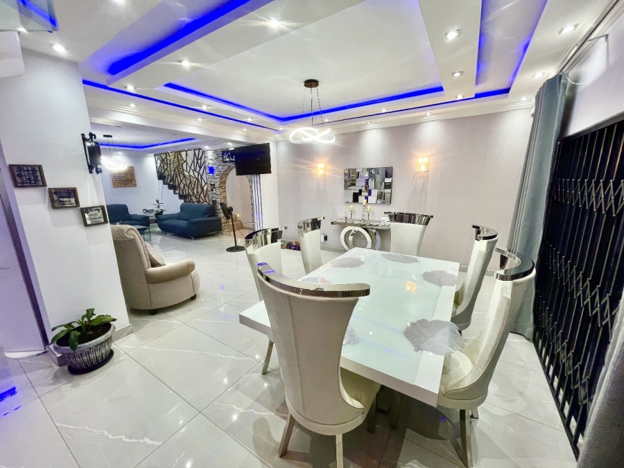 5 Bedroom Property for Sale in Winchester Hills Gauteng