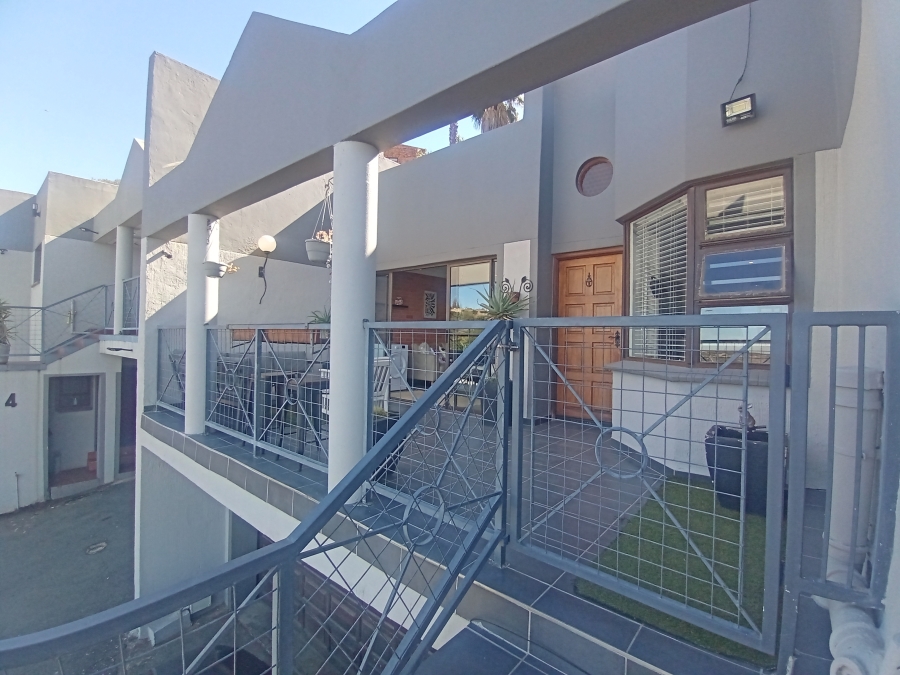 3 Bedroom Property for Sale in Glenvista Gauteng