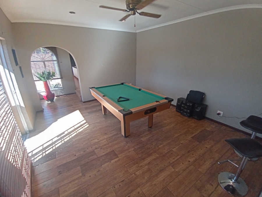 4 Bedroom Property for Sale in Glenvista Gauteng