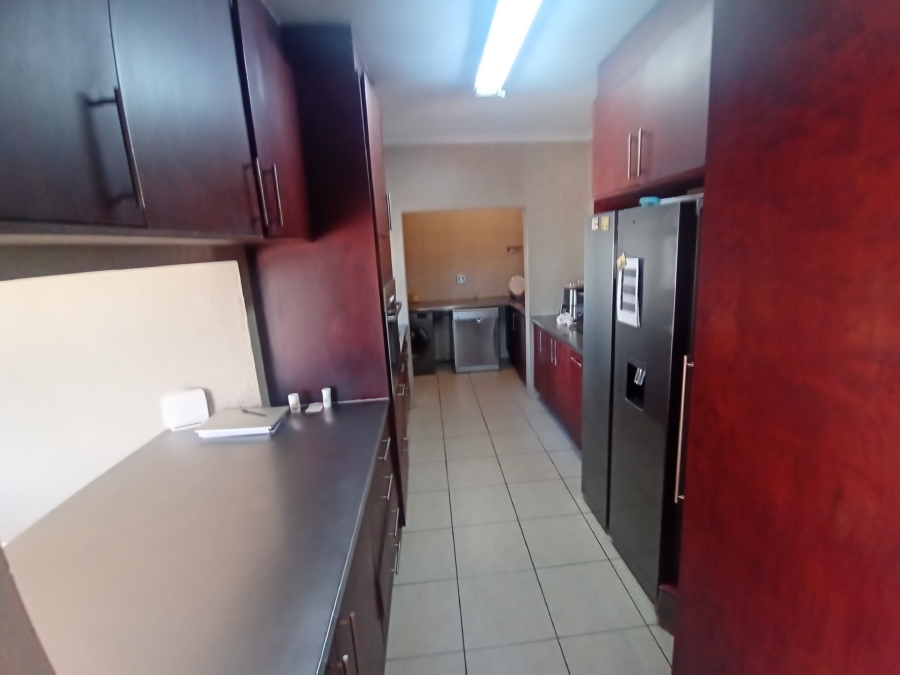 4 Bedroom Property for Sale in Glenvista Gauteng