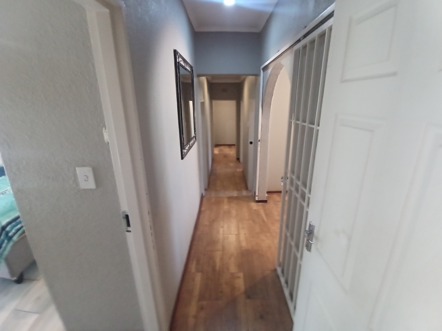 4 Bedroom Property for Sale in Glenvista Gauteng