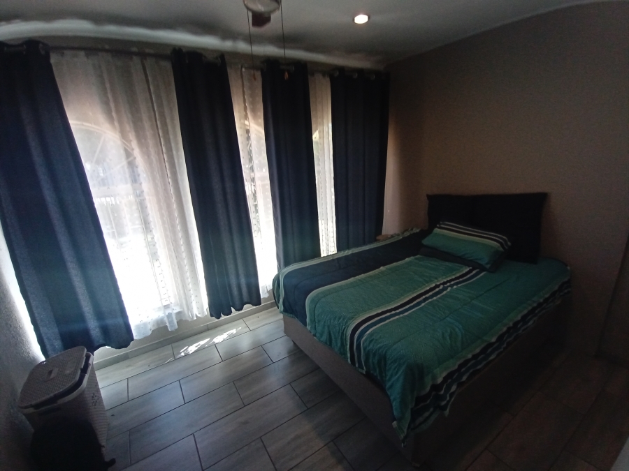 4 Bedroom Property for Sale in Glenvista Gauteng