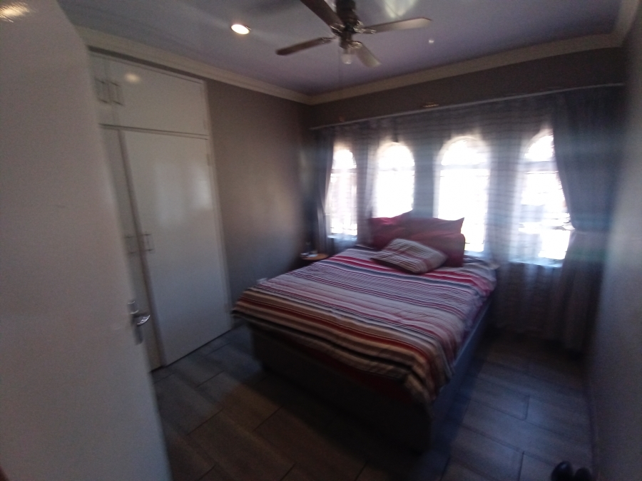 4 Bedroom Property for Sale in Glenvista Gauteng
