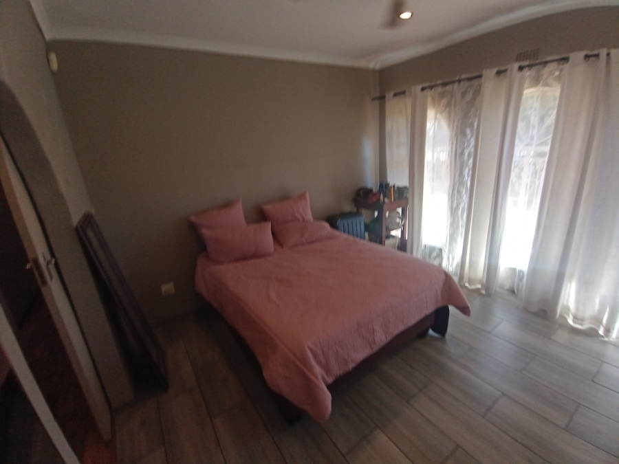 4 Bedroom Property for Sale in Glenvista Gauteng
