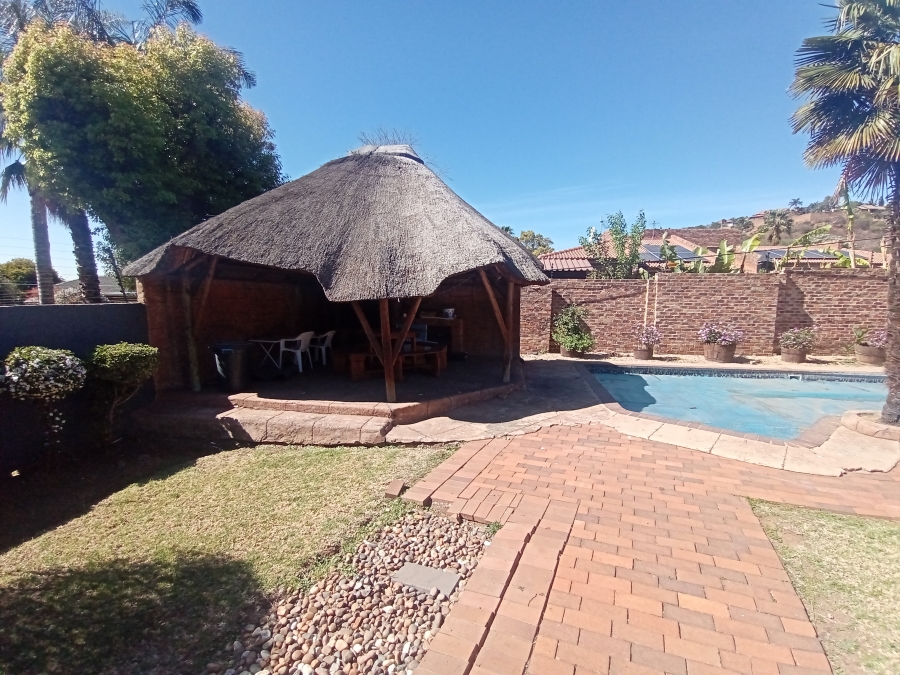 4 Bedroom Property for Sale in Glenvista Gauteng