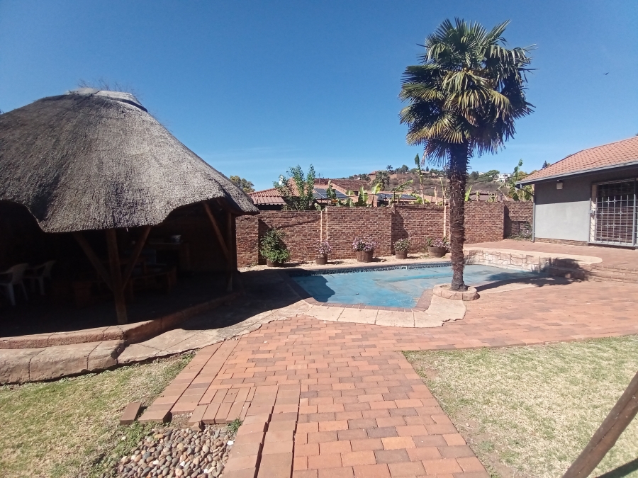 4 Bedroom Property for Sale in Glenvista Gauteng