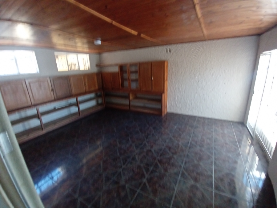 5 Bedroom Property for Sale in Ridgeway Gauteng