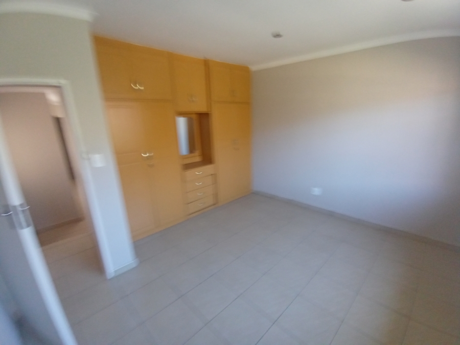5 Bedroom Property for Sale in Ridgeway Gauteng