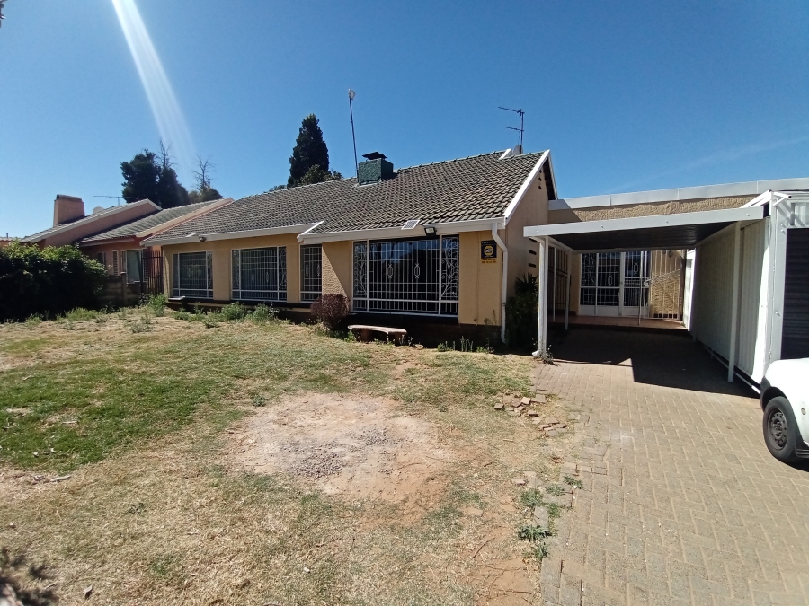 5 Bedroom Property for Sale in Ridgeway Gauteng