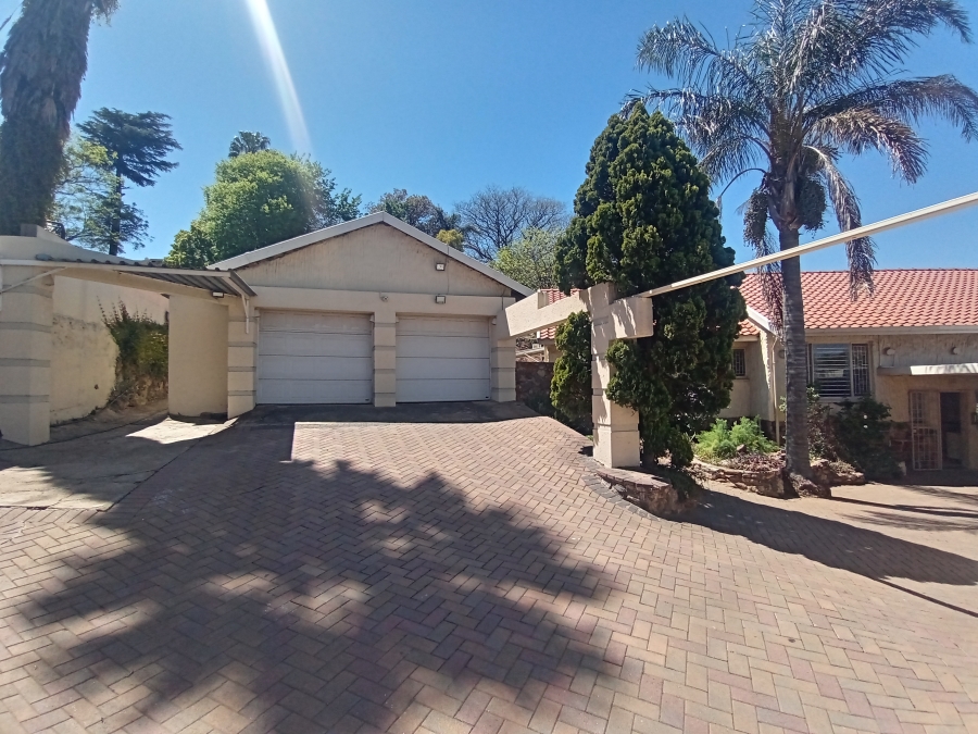 4 Bedroom Property for Sale in Linmeyer Gauteng