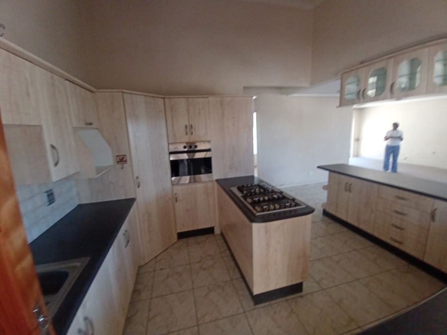 4 Bedroom Property for Sale in Linmeyer Gauteng