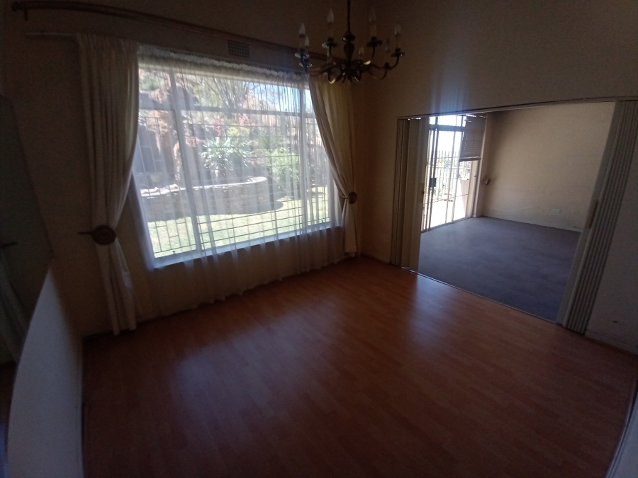 4 Bedroom Property for Sale in Linmeyer Gauteng