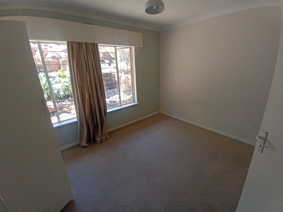 4 Bedroom Property for Sale in Linmeyer Gauteng
