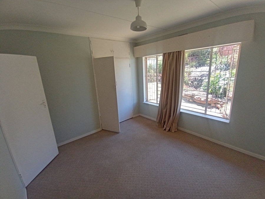 4 Bedroom Property for Sale in Linmeyer Gauteng
