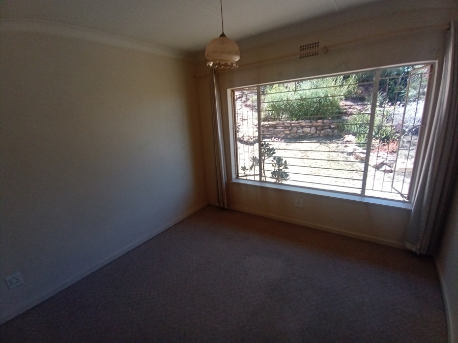 4 Bedroom Property for Sale in Linmeyer Gauteng