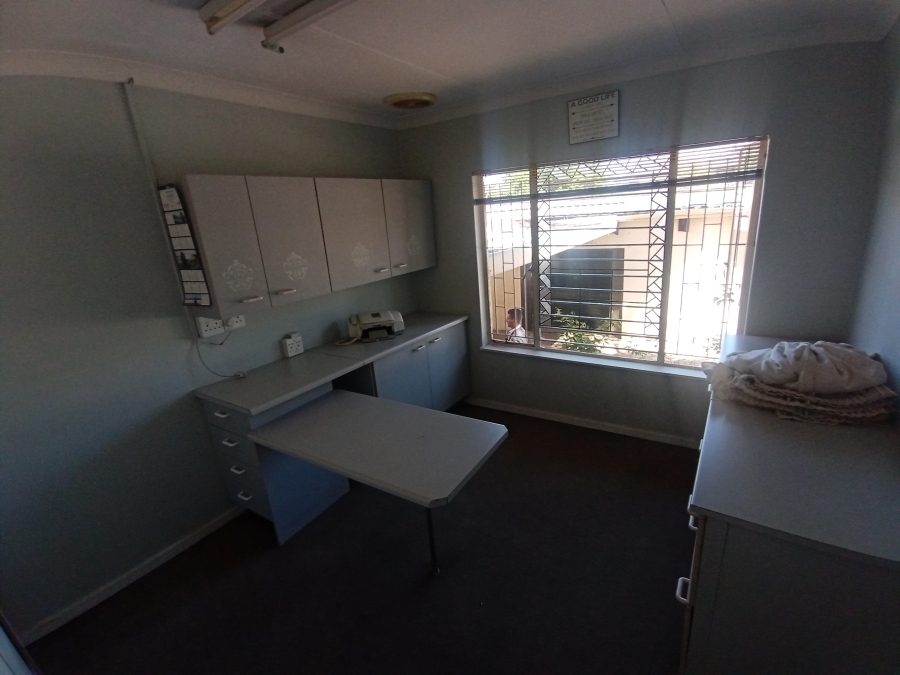 4 Bedroom Property for Sale in Linmeyer Gauteng