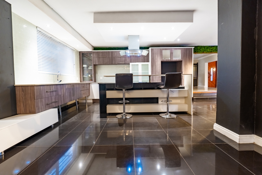 4 Bedroom Property for Sale in Radiokop Gauteng