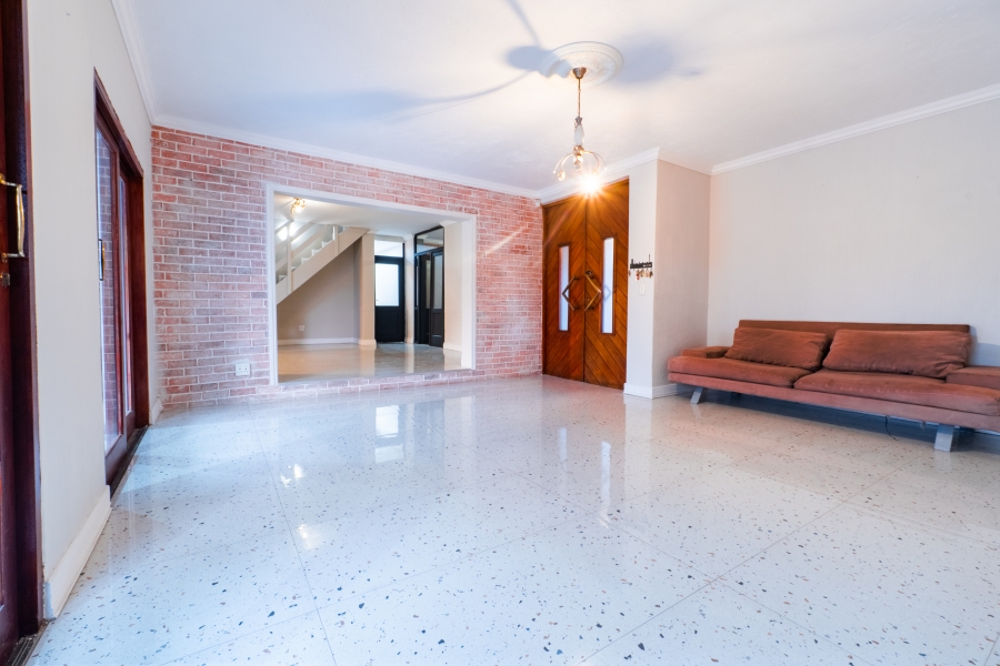 4 Bedroom Property for Sale in Radiokop Gauteng
