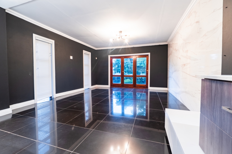 4 Bedroom Property for Sale in Radiokop Gauteng