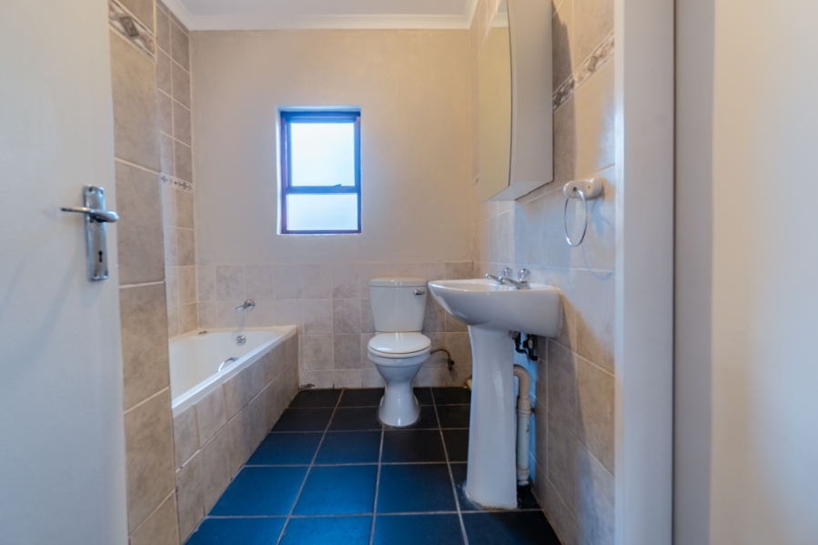 4 Bedroom Property for Sale in Radiokop Gauteng