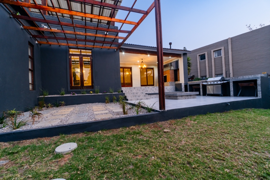 4 Bedroom Property for Sale in Radiokop Gauteng
