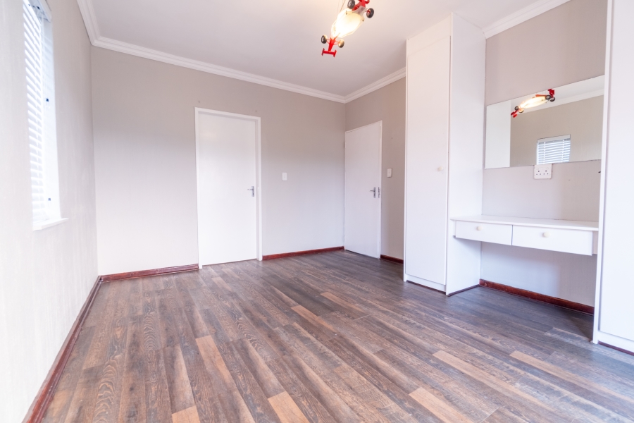 4 Bedroom Property for Sale in Radiokop Gauteng