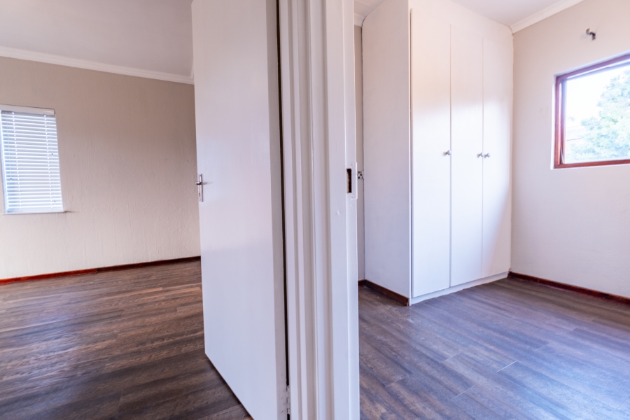 4 Bedroom Property for Sale in Radiokop Gauteng